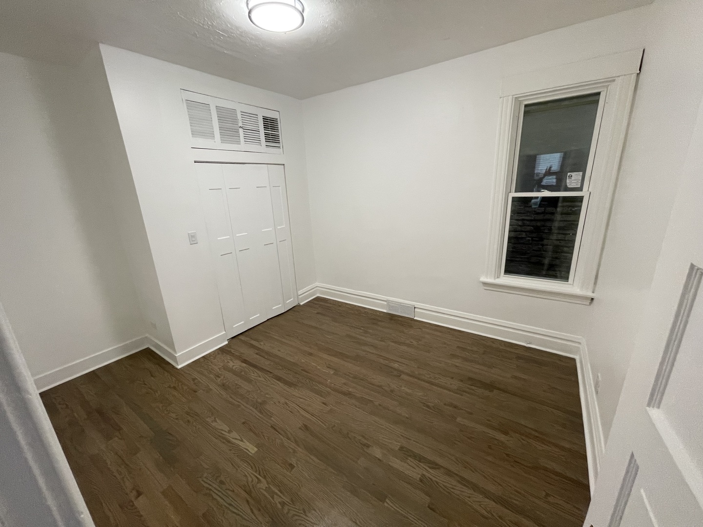 6065 N Hermitage Avenue