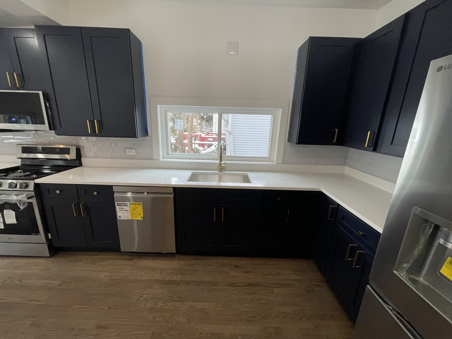 6065 N Hermitage Avenue