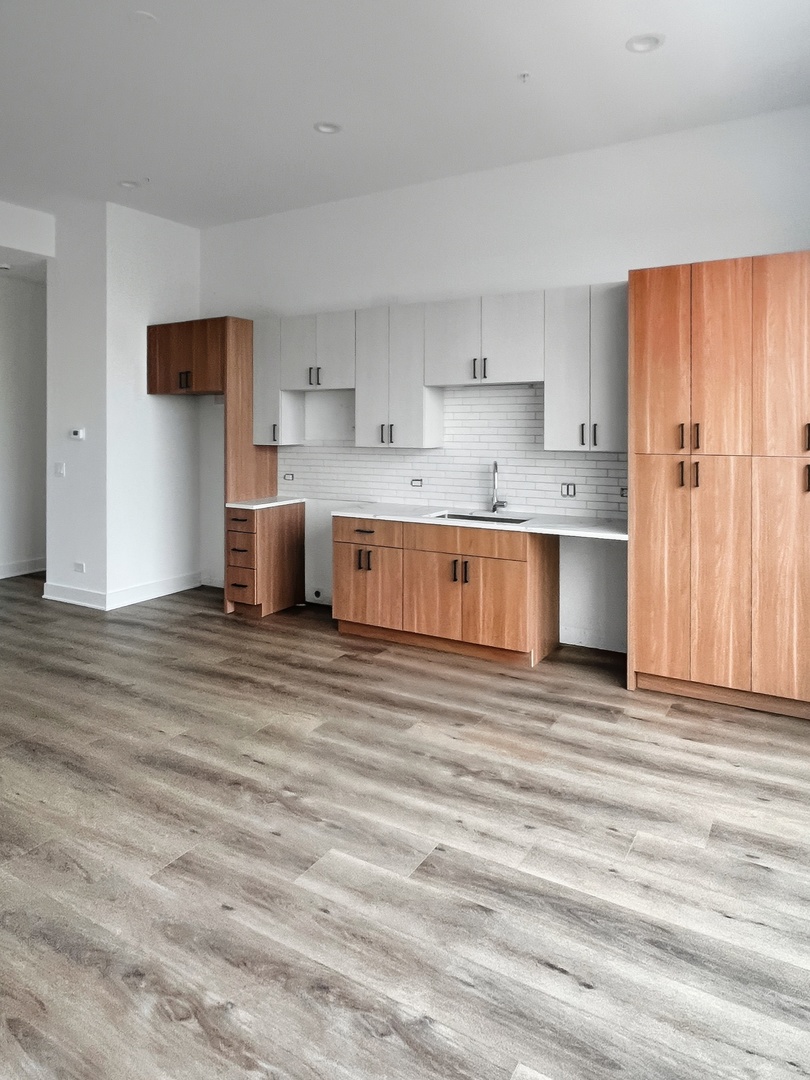 1304 S Ashland Avenue Unit: 300