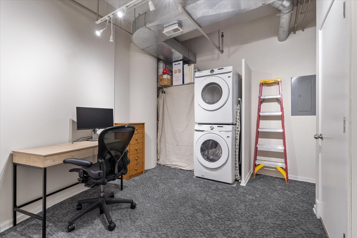 165 N Canal Street Unit: 706