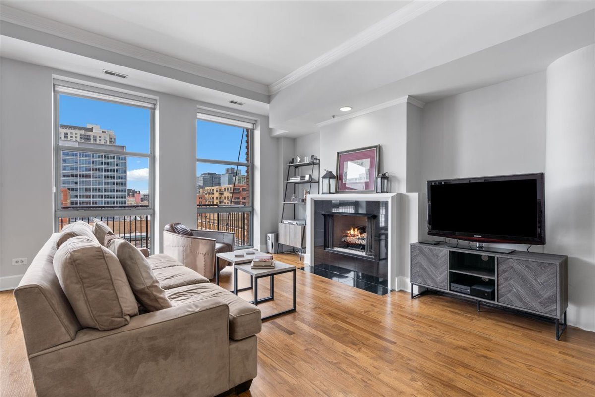 165 N Canal Street Unit: 706