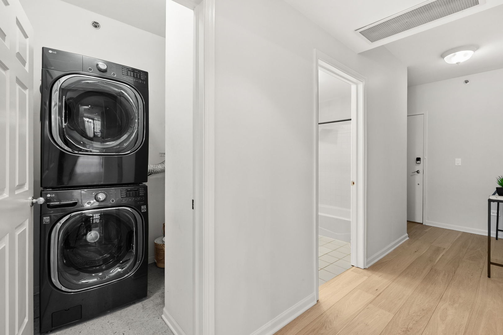 400 W Ontario Street Unit: 801