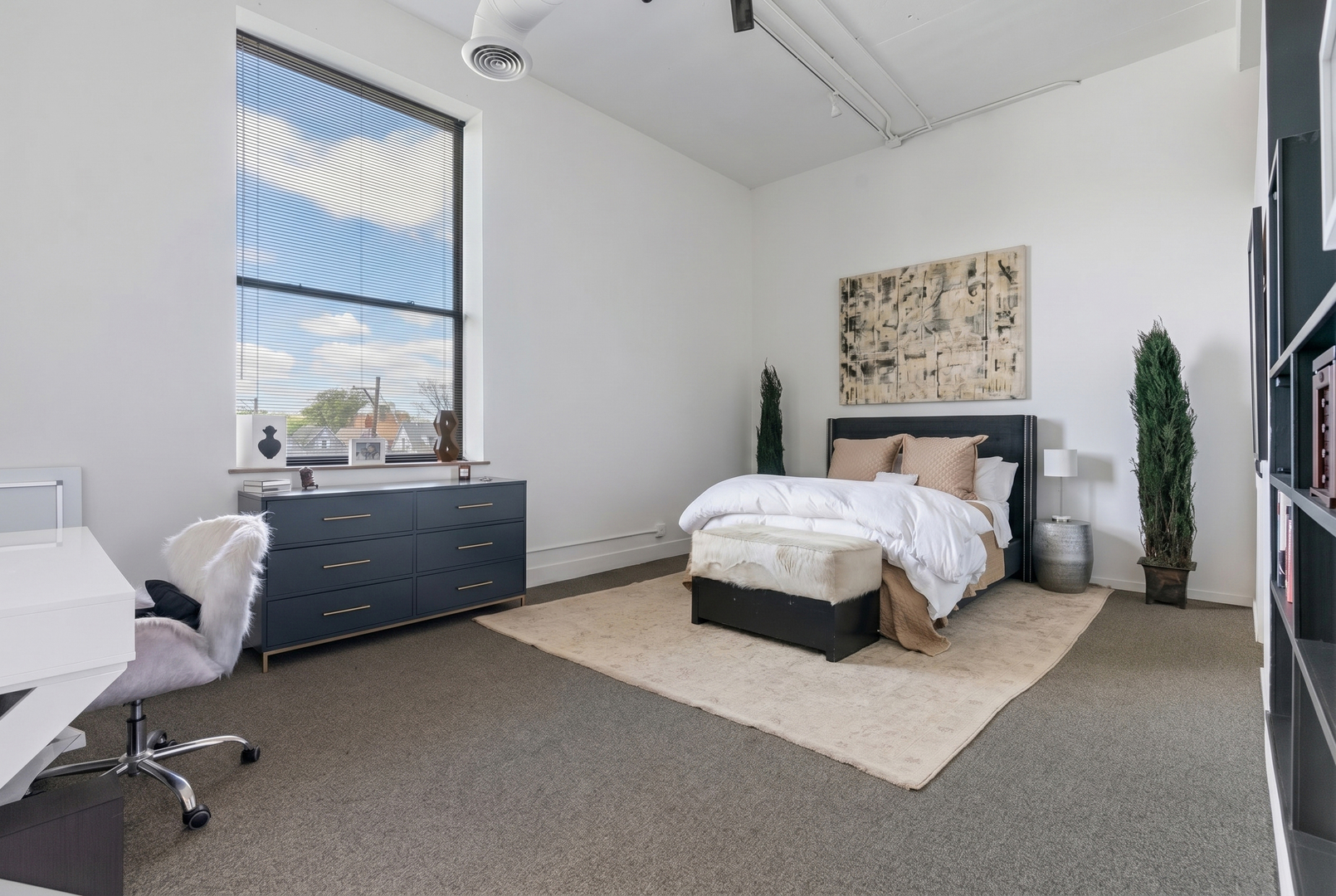 3312 W Belle Plaine Avenue Unit: 4