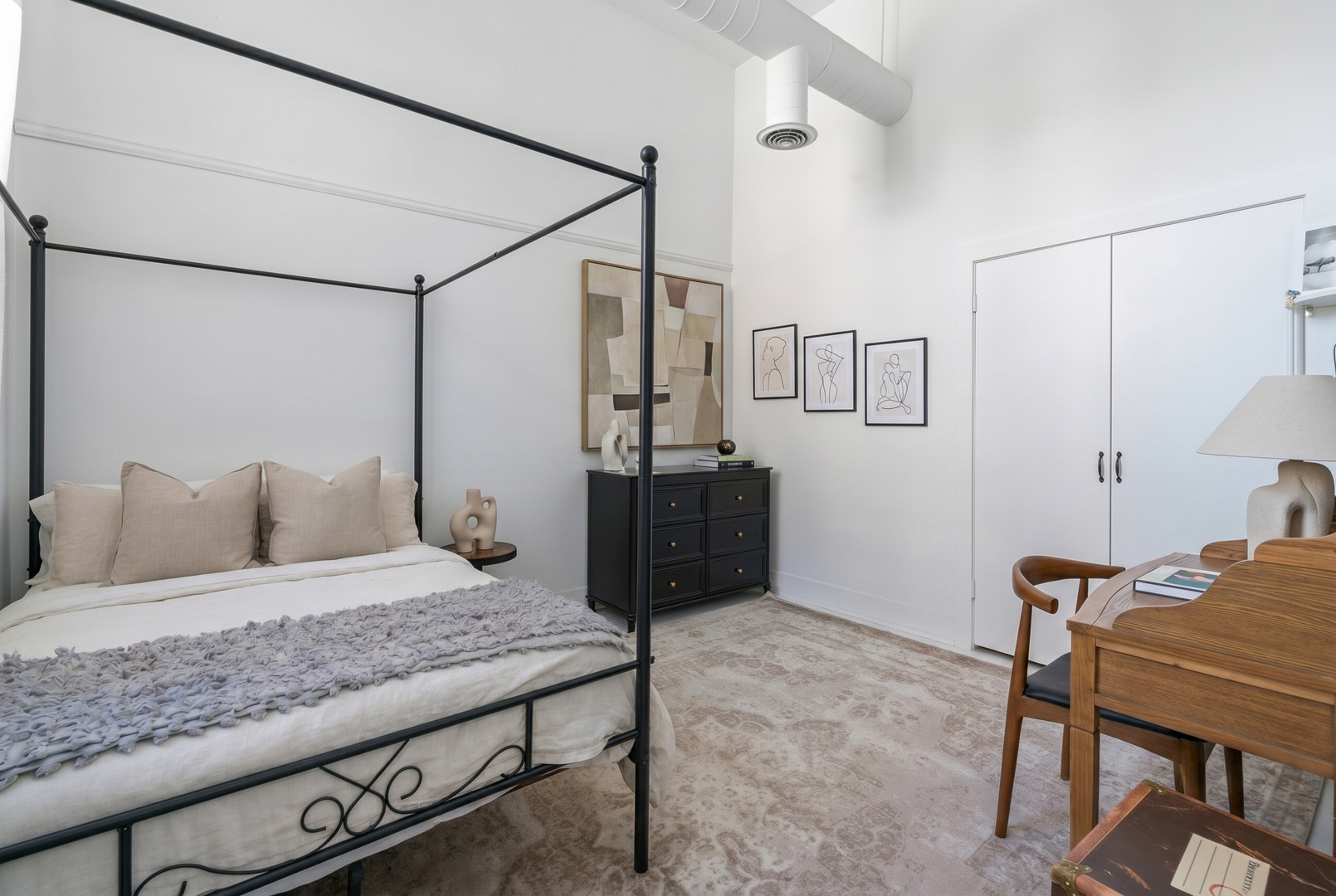 3312 W Belle Plaine Avenue Unit: 4