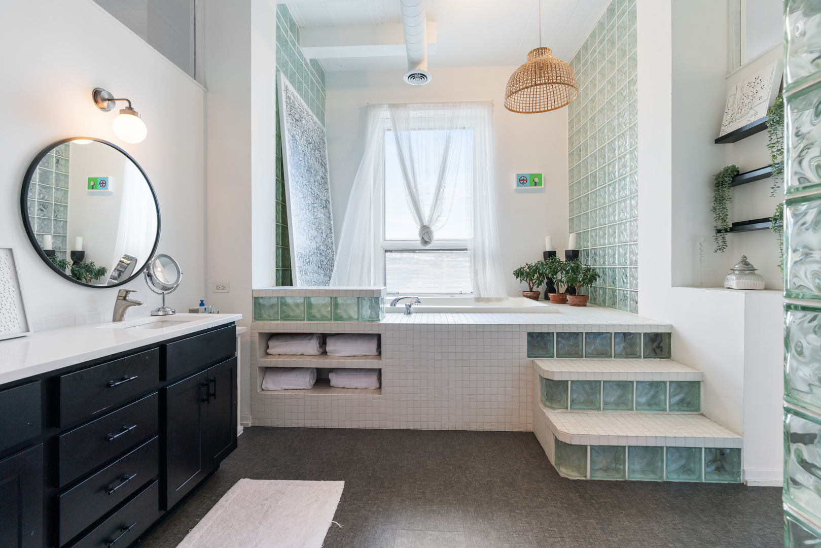 3312 W Belle Plaine Avenue Unit: 4