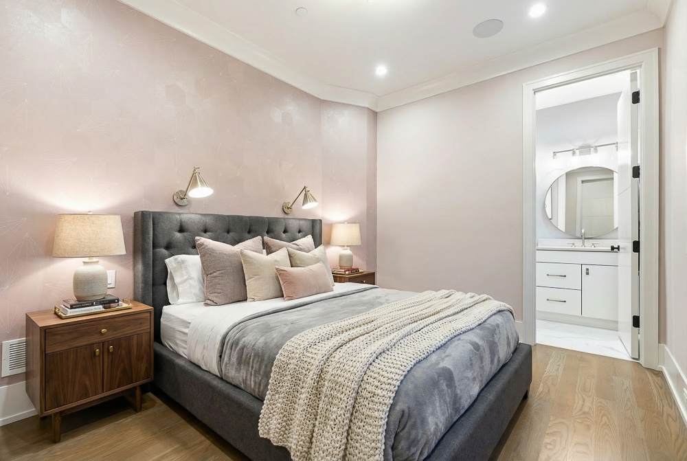 2044 N Fremont Street