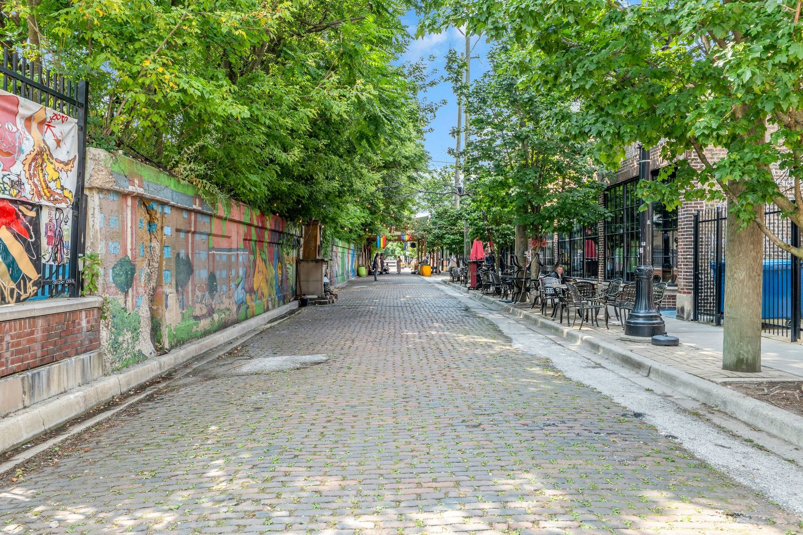 1409-11 W Lunt Avenue