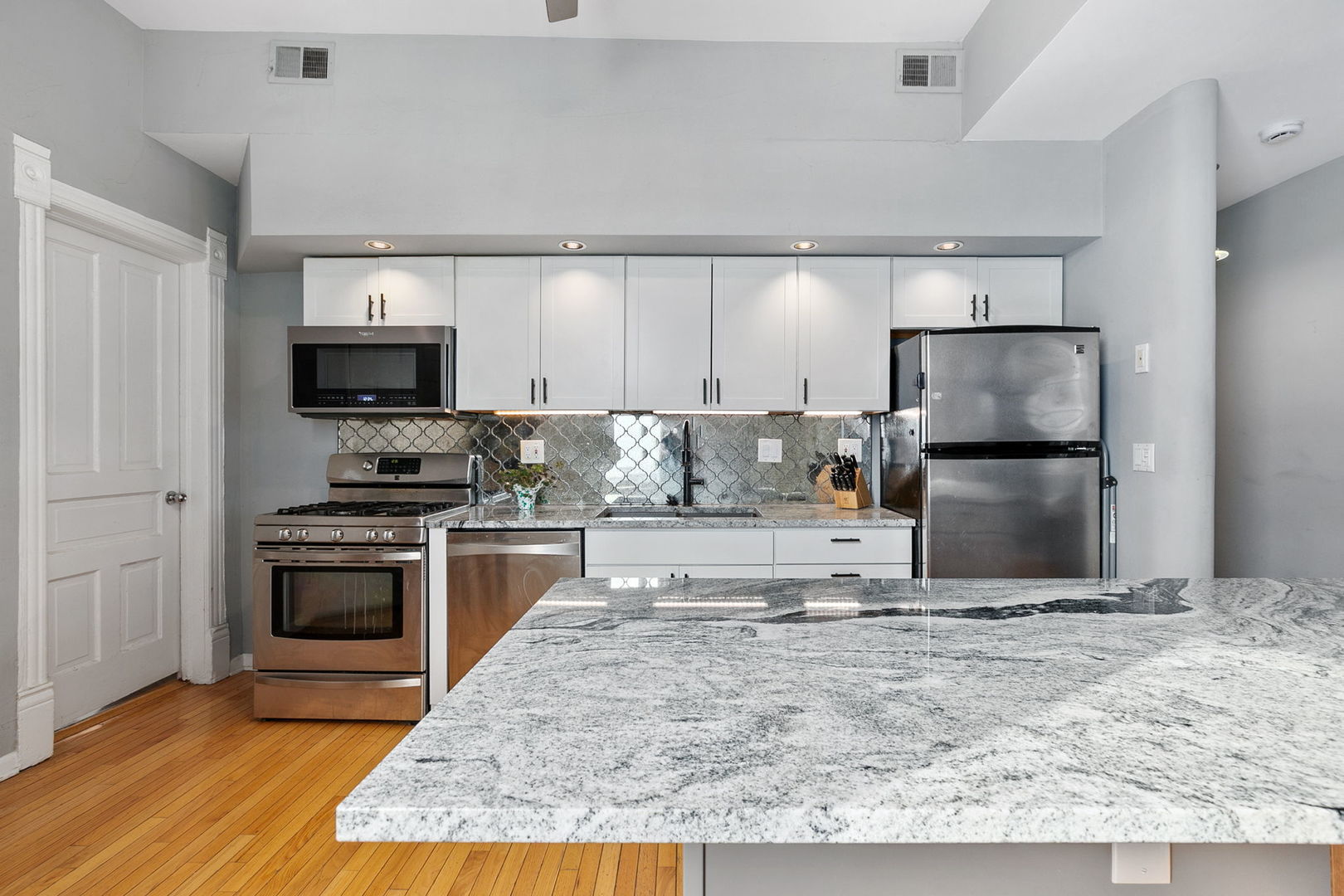 2200 N Clybourn Avenue Unit: 3