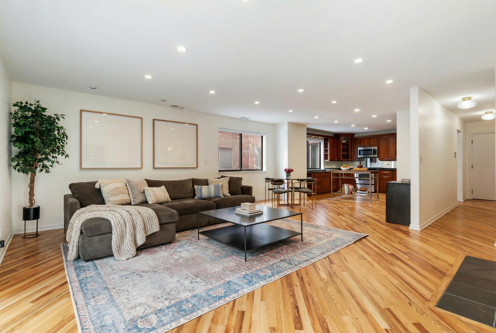 1651 N Dayton Street Unit: 203