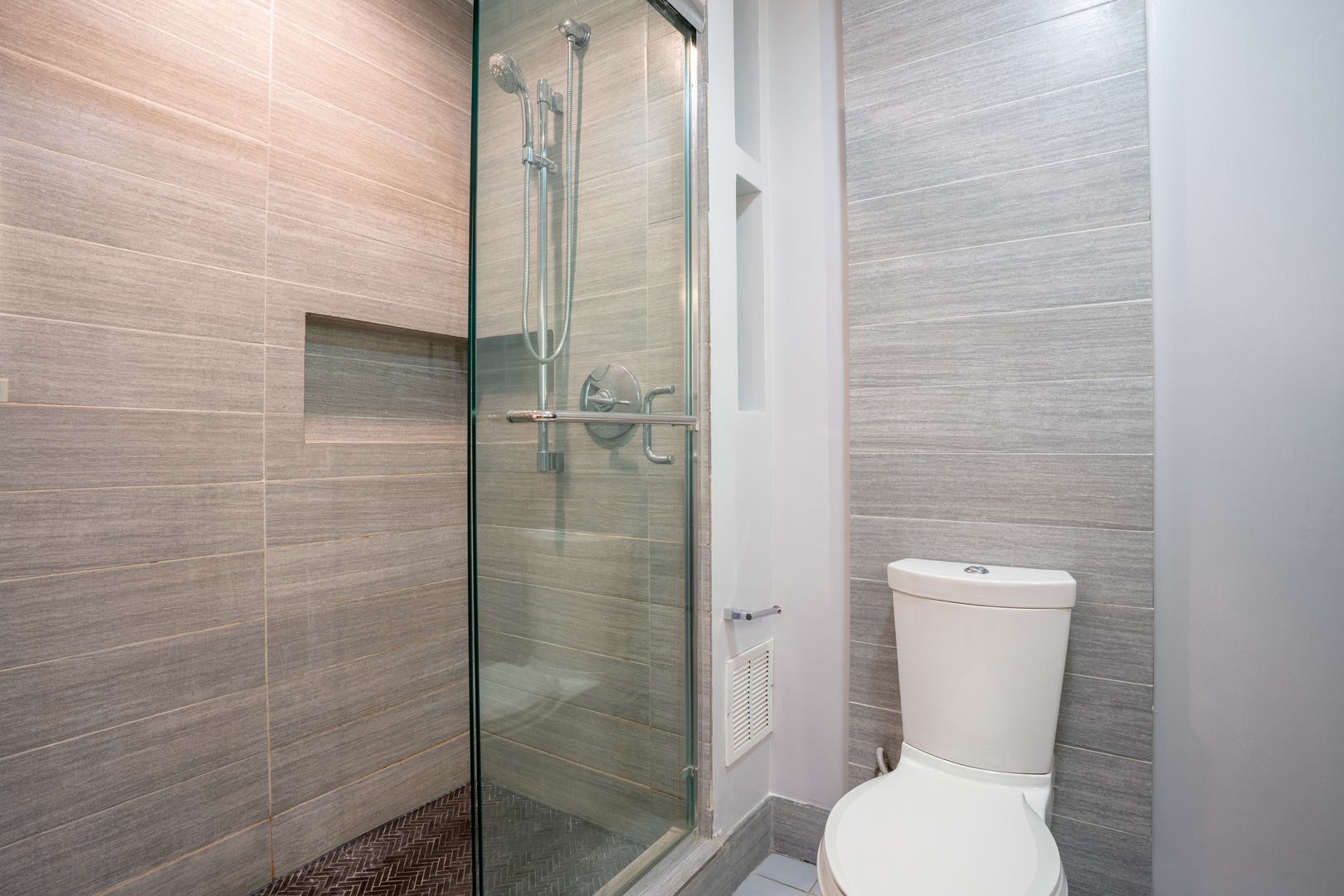 1651 N Dayton Street Unit: 203