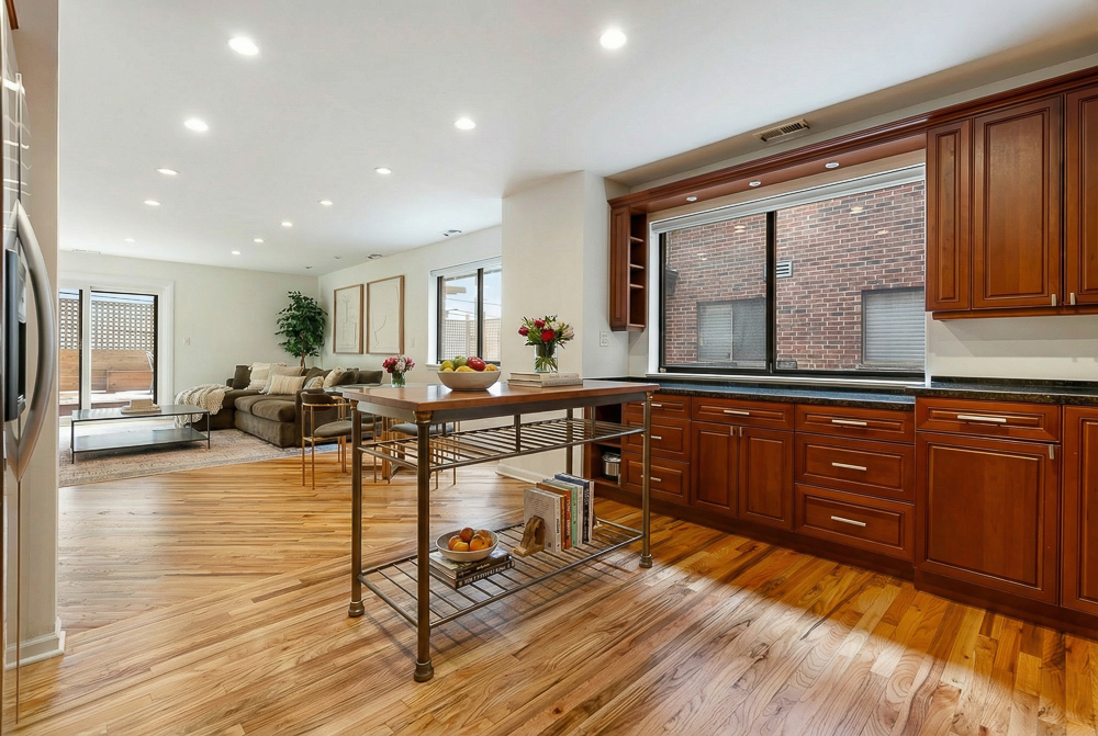 1651 N Dayton Street Unit: 203