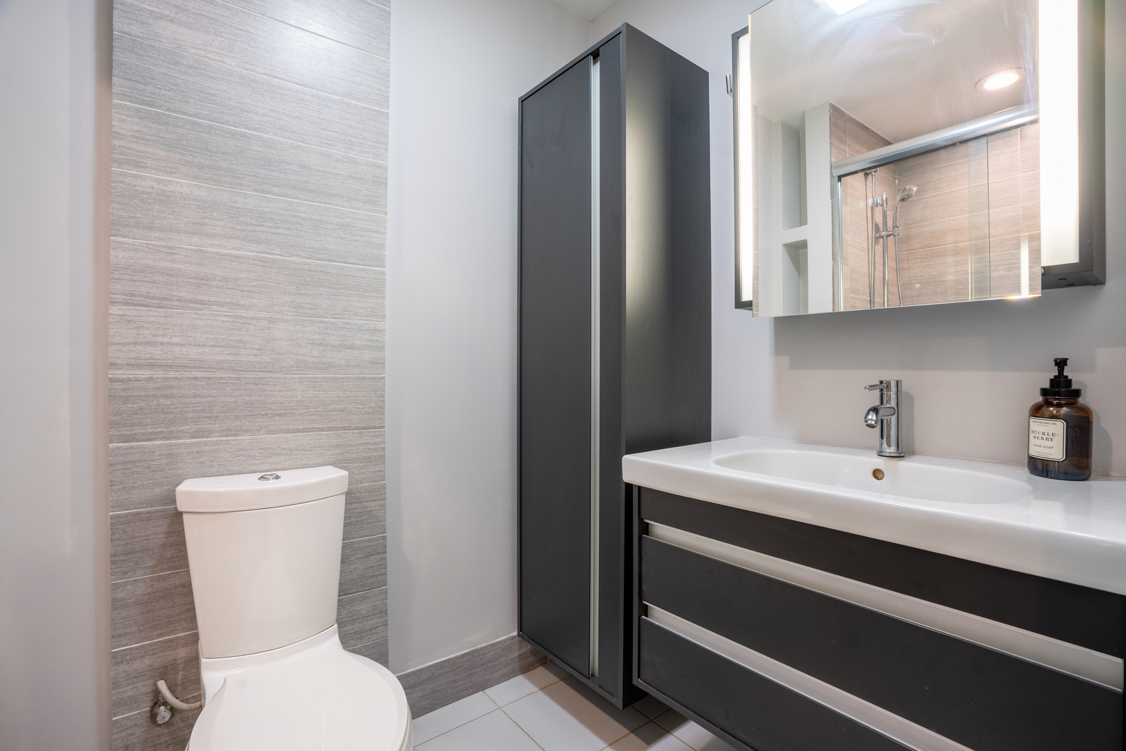 1651 N Dayton Street Unit: 203