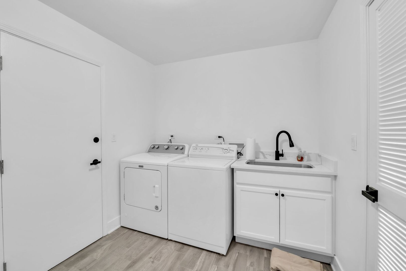 1328 Larchmont Drive