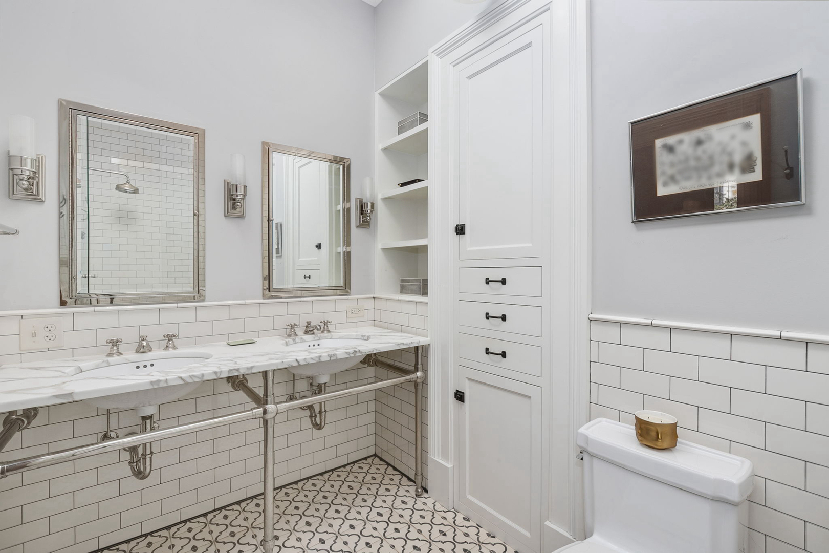 437 W Webster Avenue