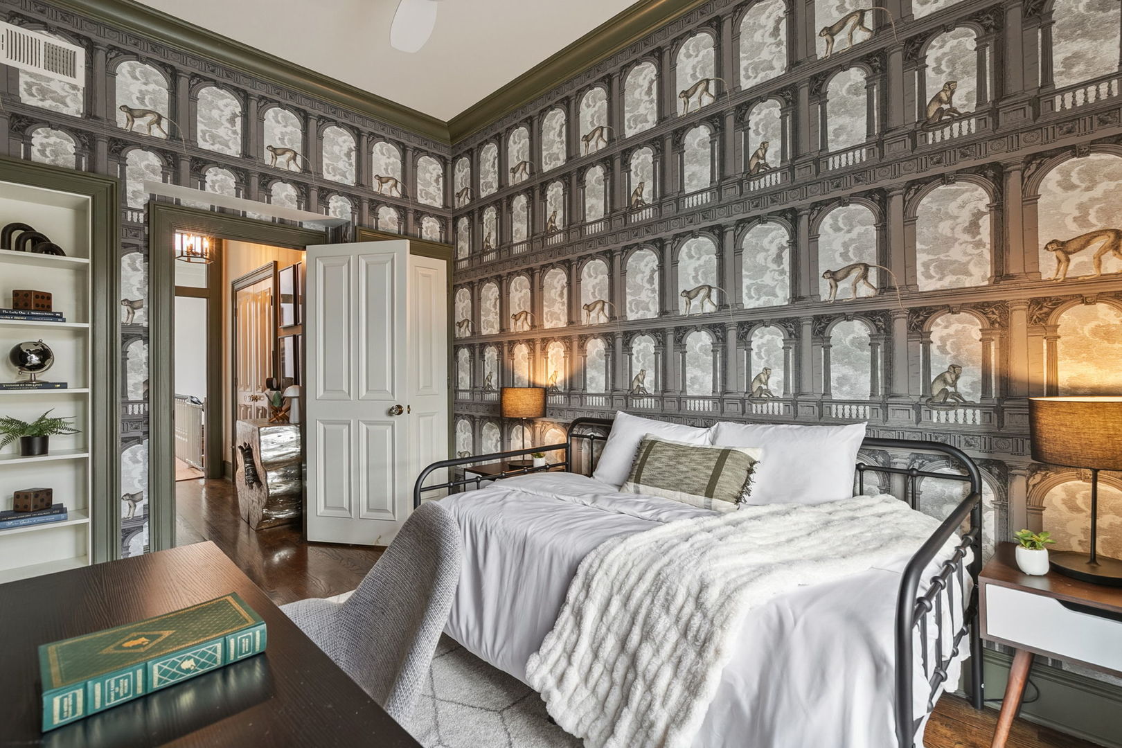 437 W Webster Avenue