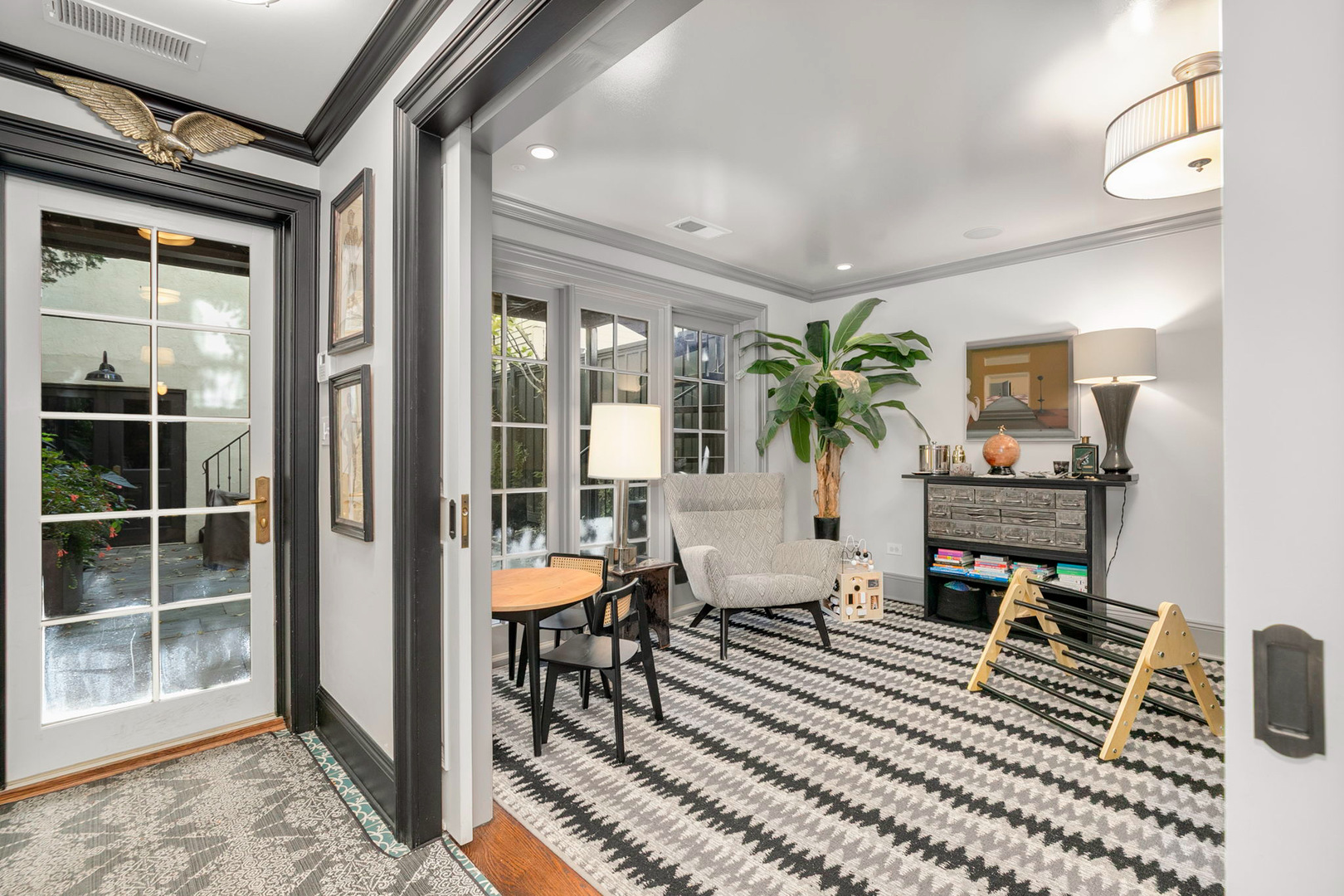 437 W Webster Avenue