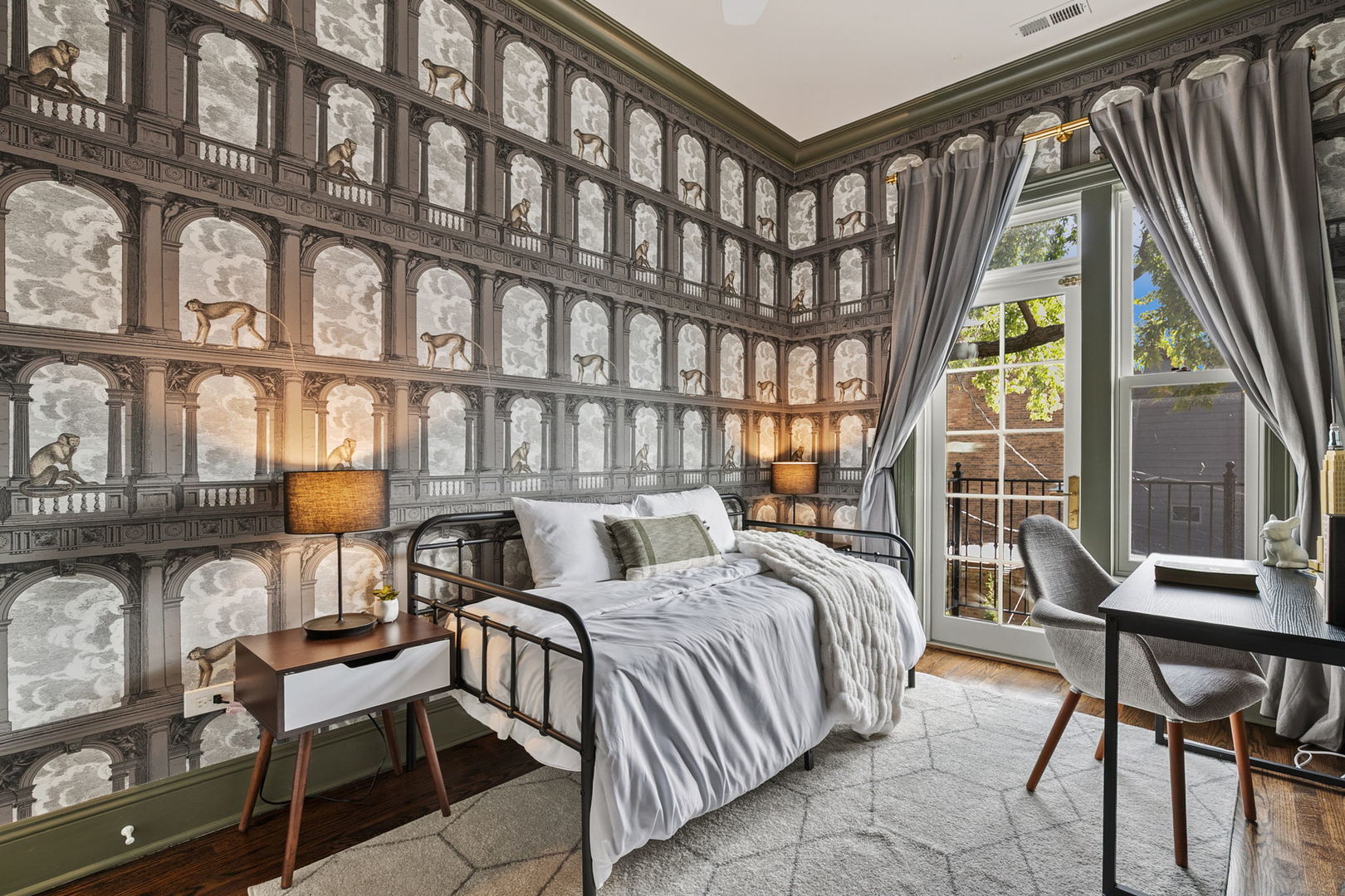 437 W Webster Avenue