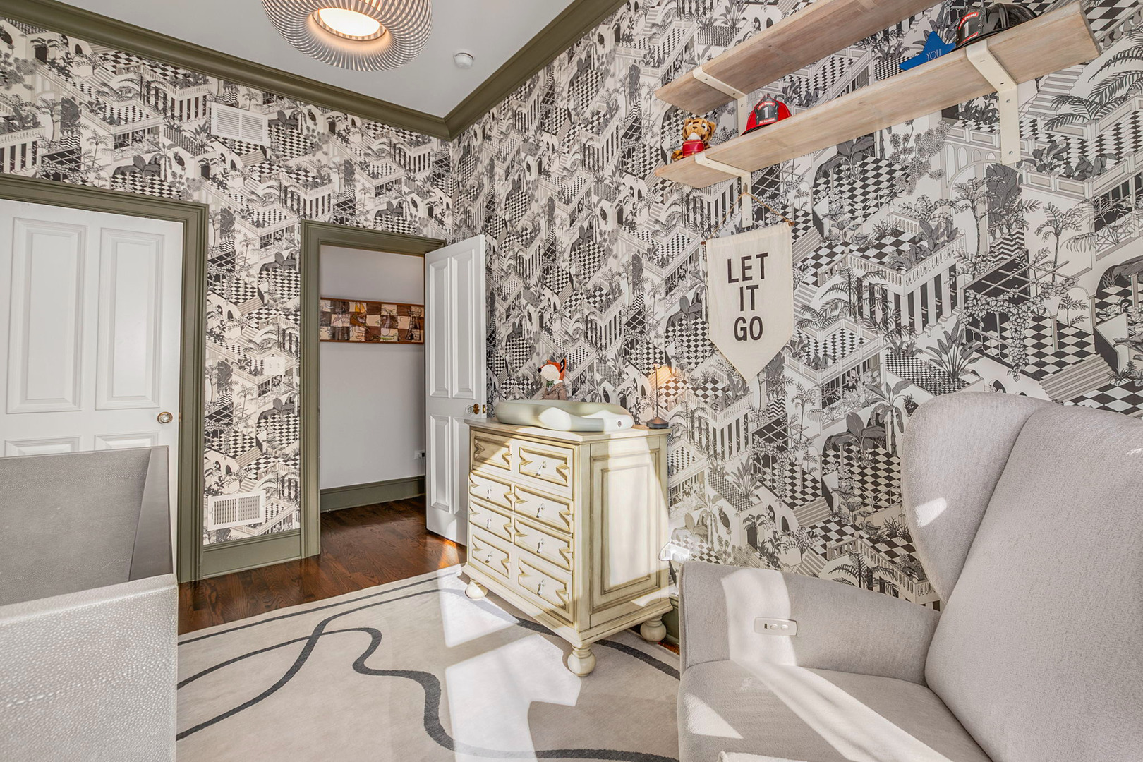 437 W Webster Avenue