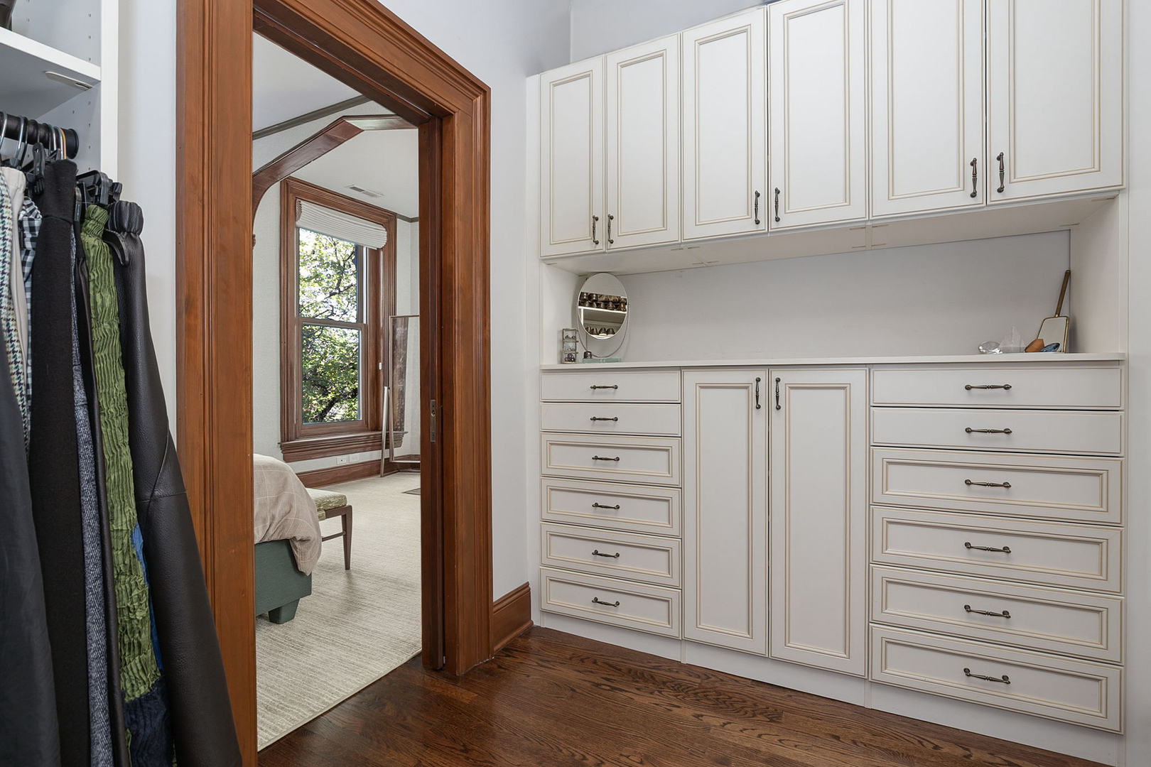 437 W Webster Avenue