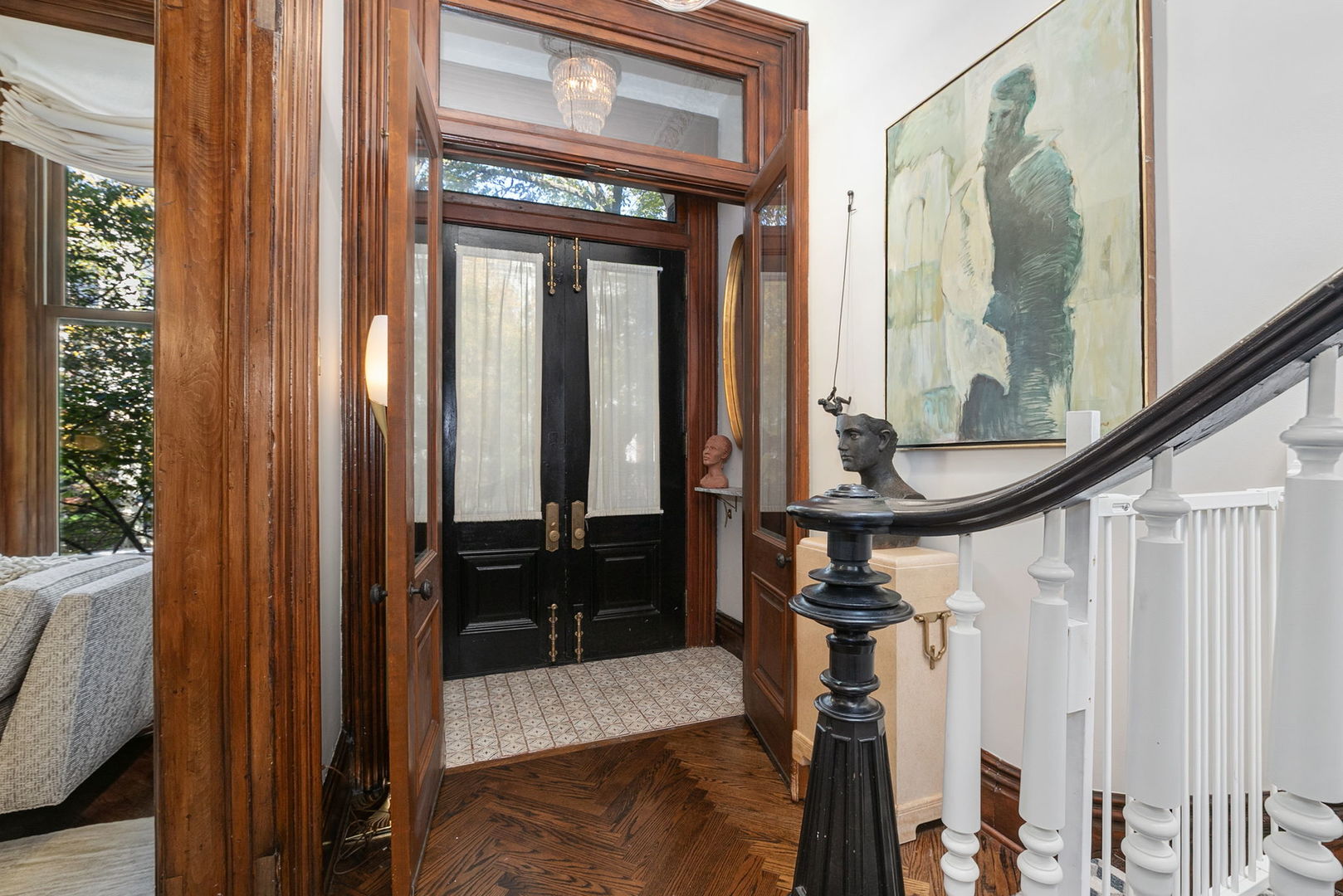 437 W Webster Avenue