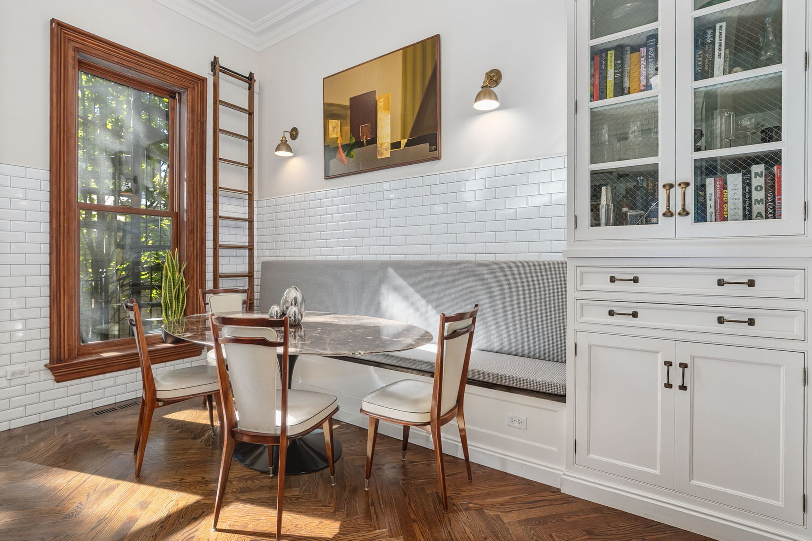 437 W Webster Avenue