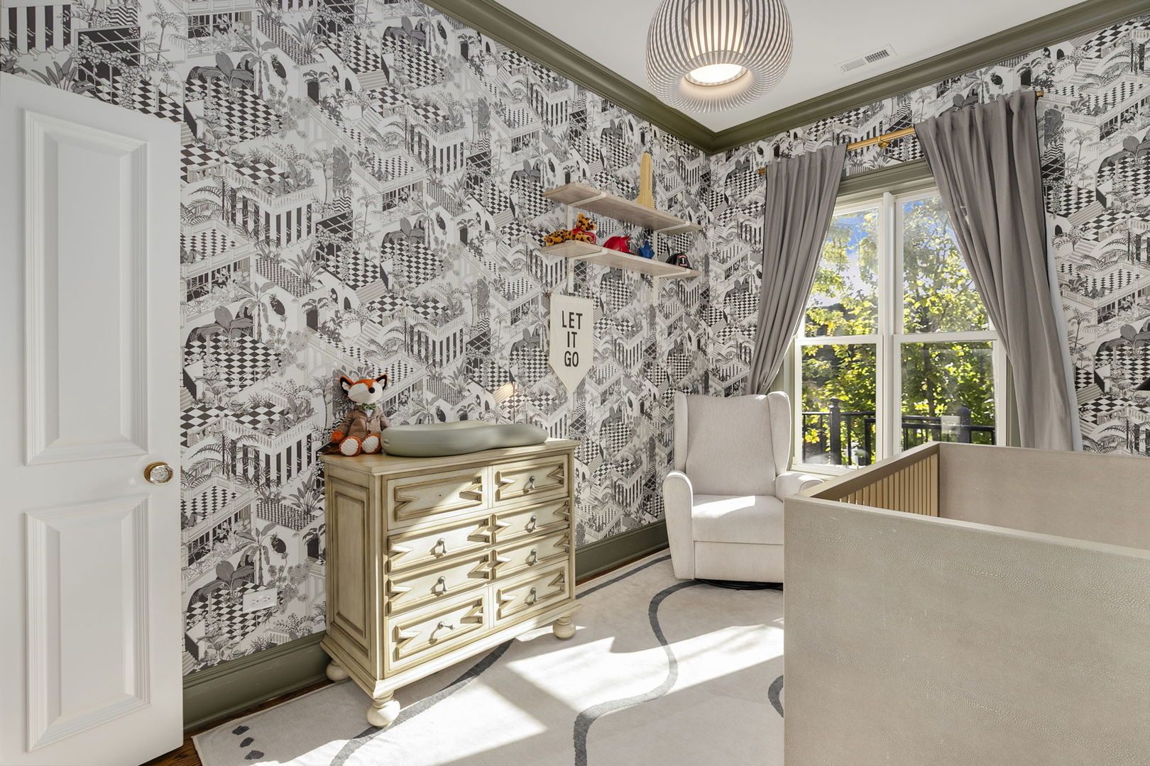 437 W Webster Avenue