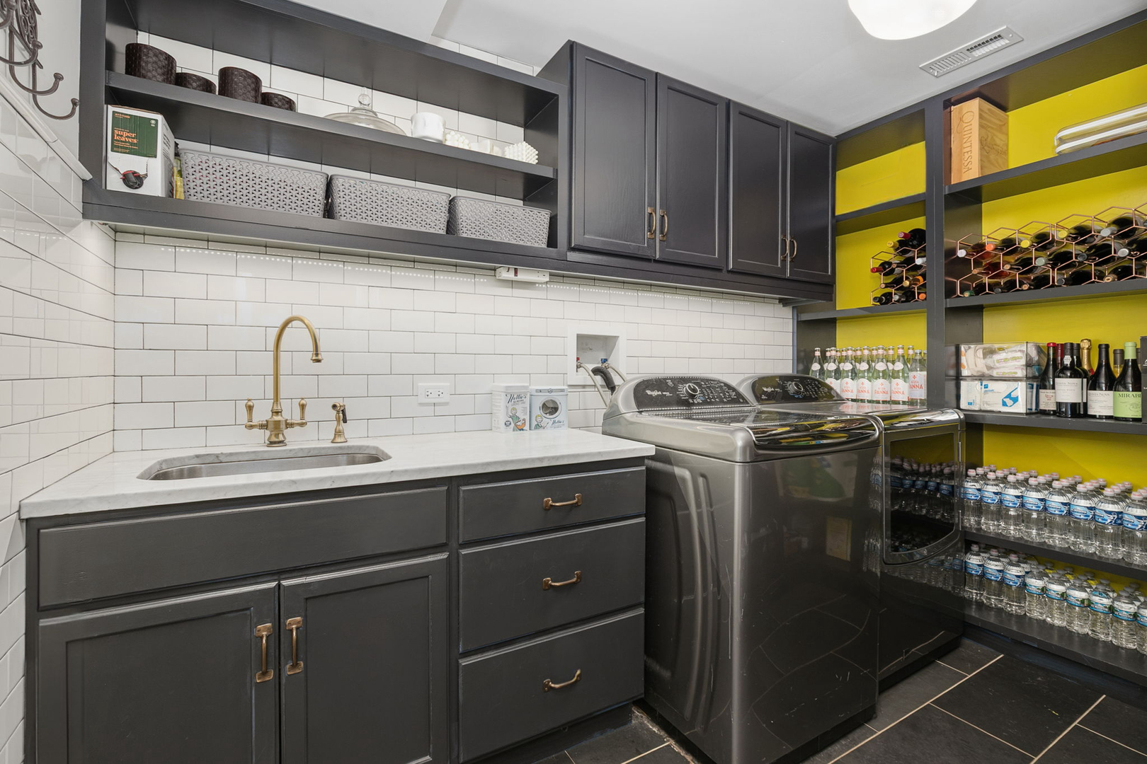 437 W Webster Avenue