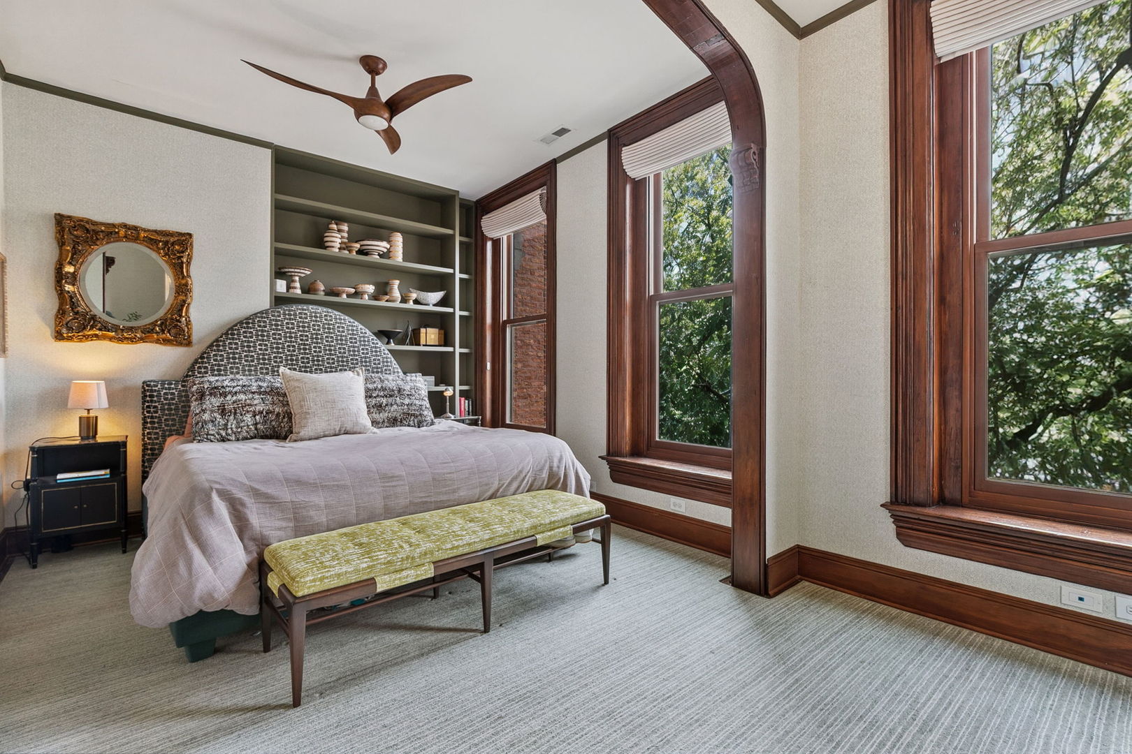 437 W Webster Avenue