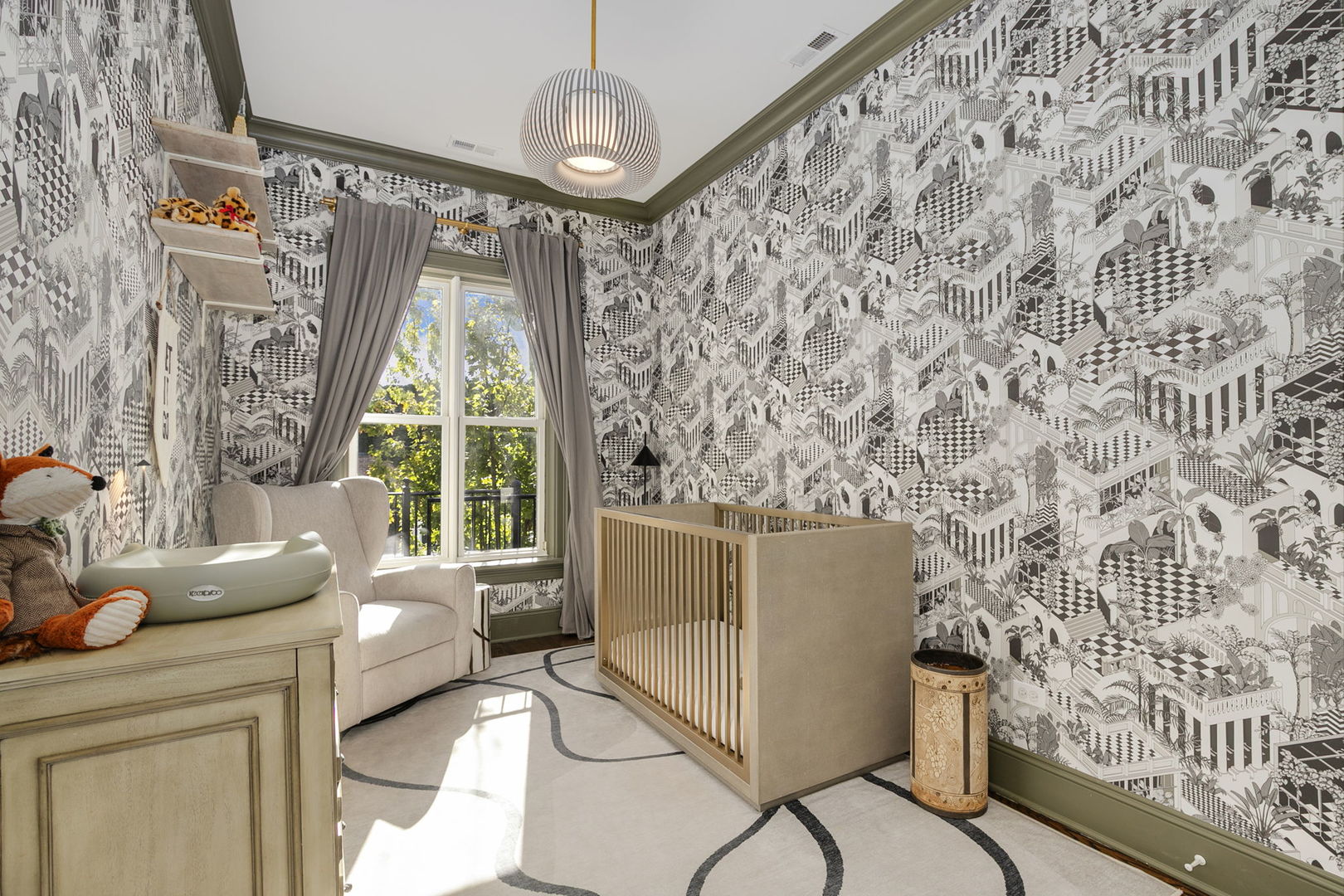 437 W Webster Avenue