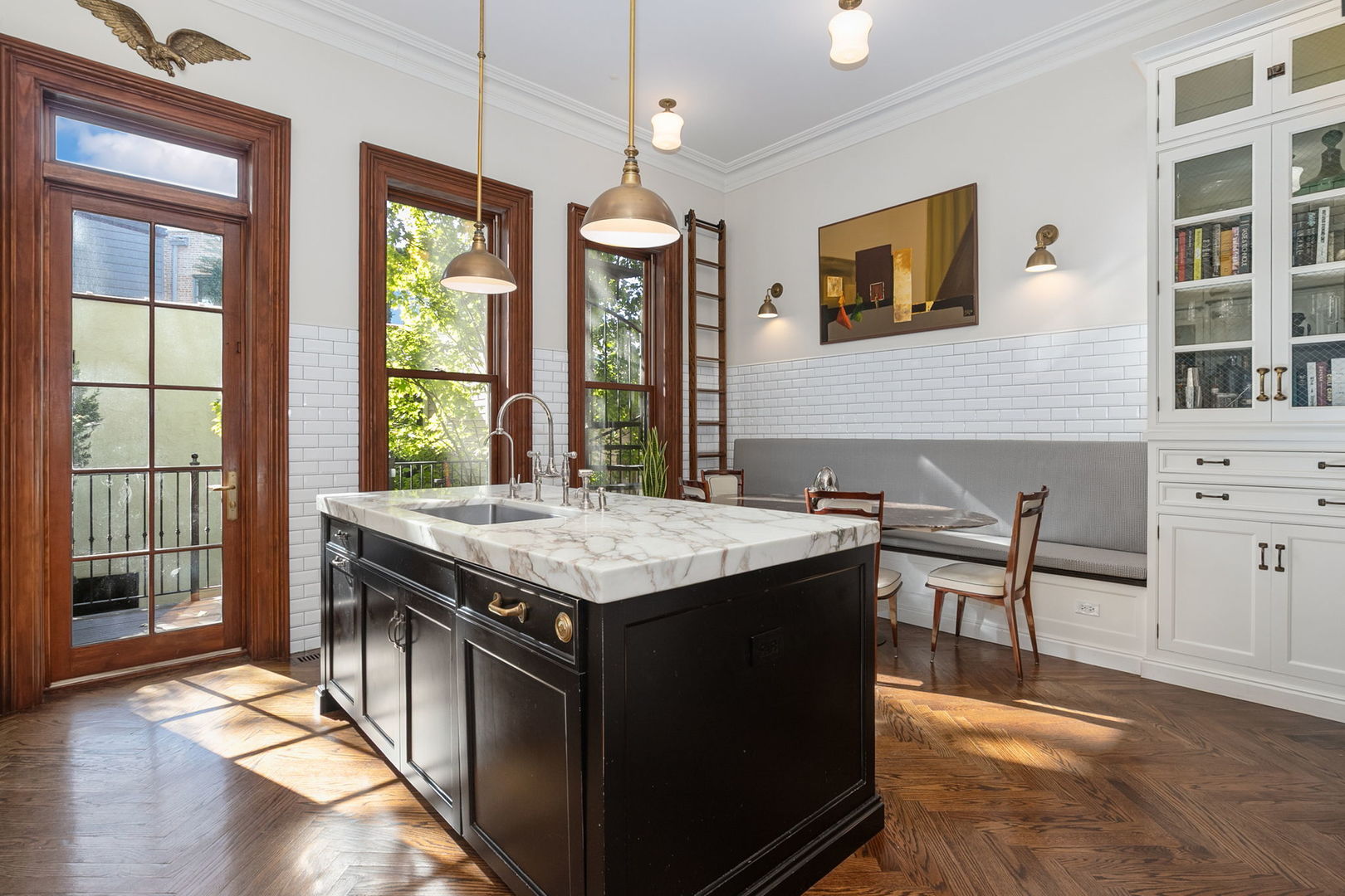 437 W Webster Avenue