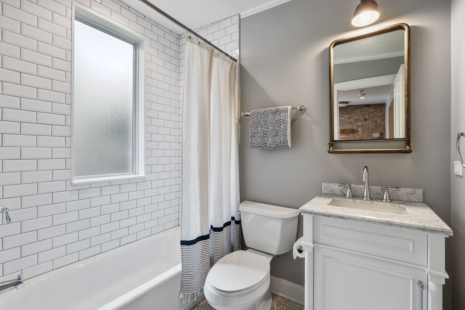 437 W Webster Avenue