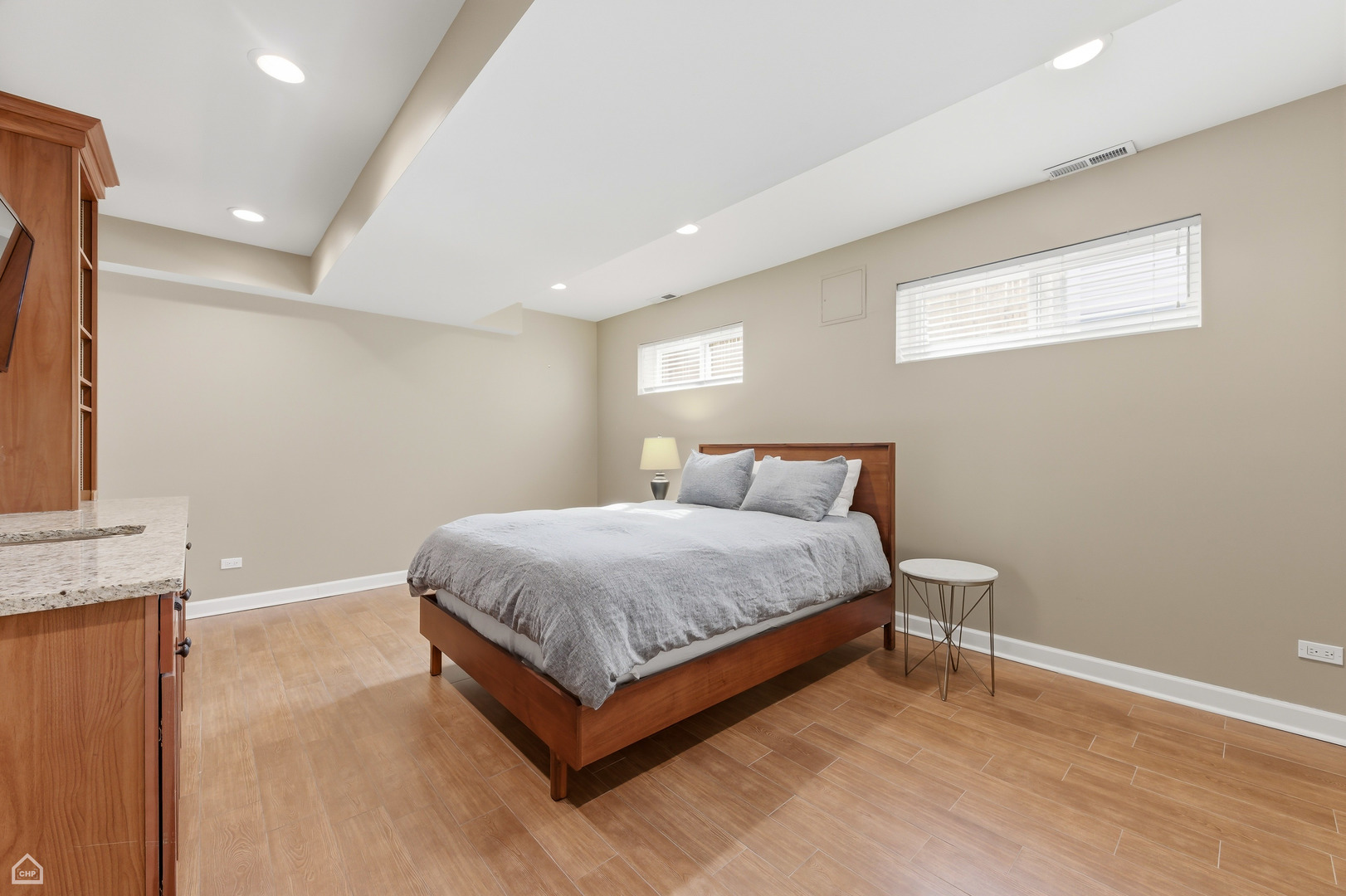 2537 N Bernard Street