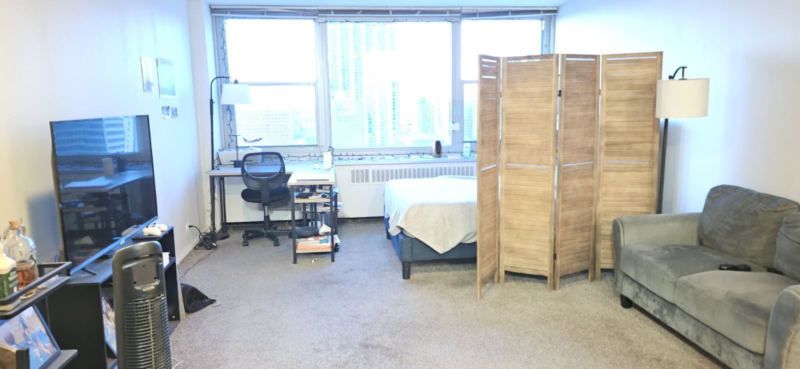 555 W CORNELIA Avenue Unit: 2003