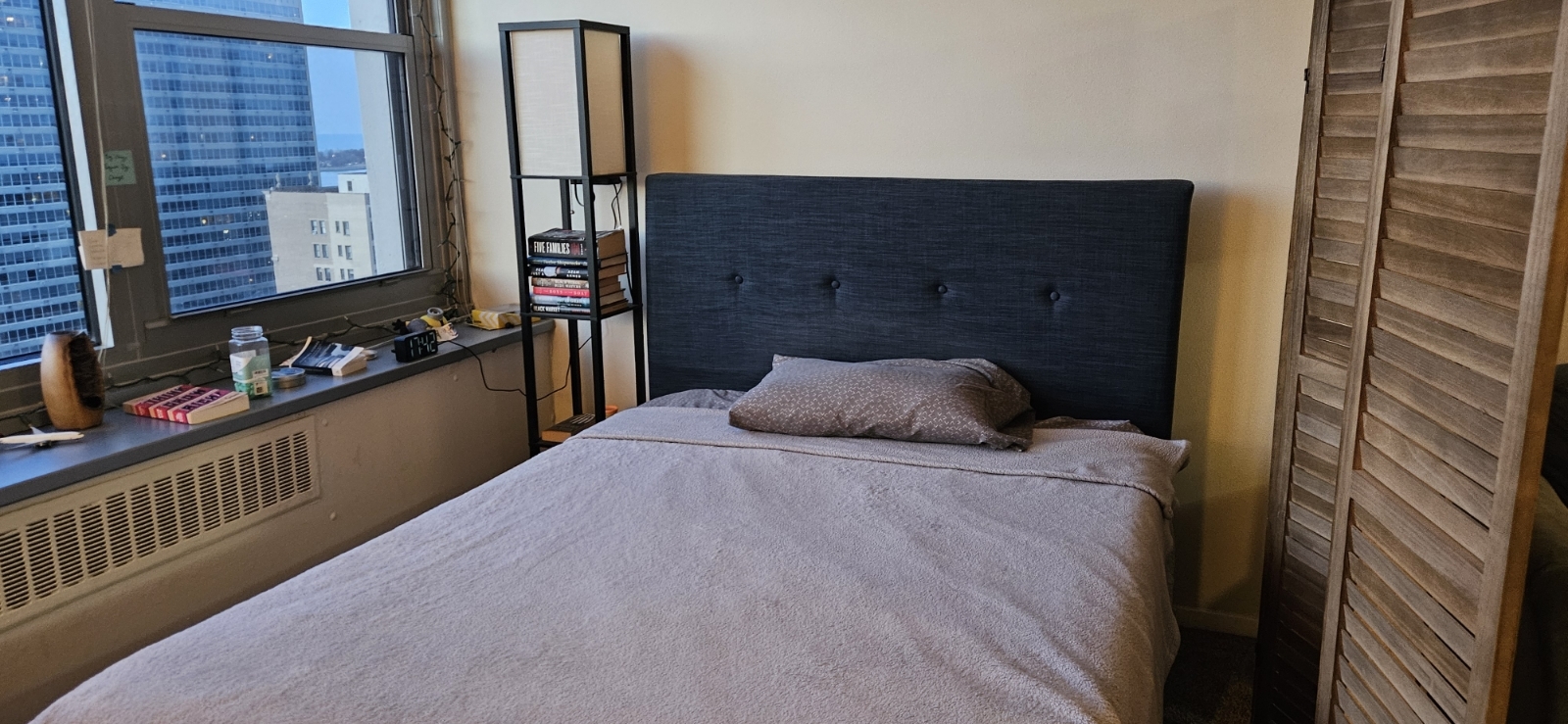 555 W CORNELIA Avenue Unit: 2003