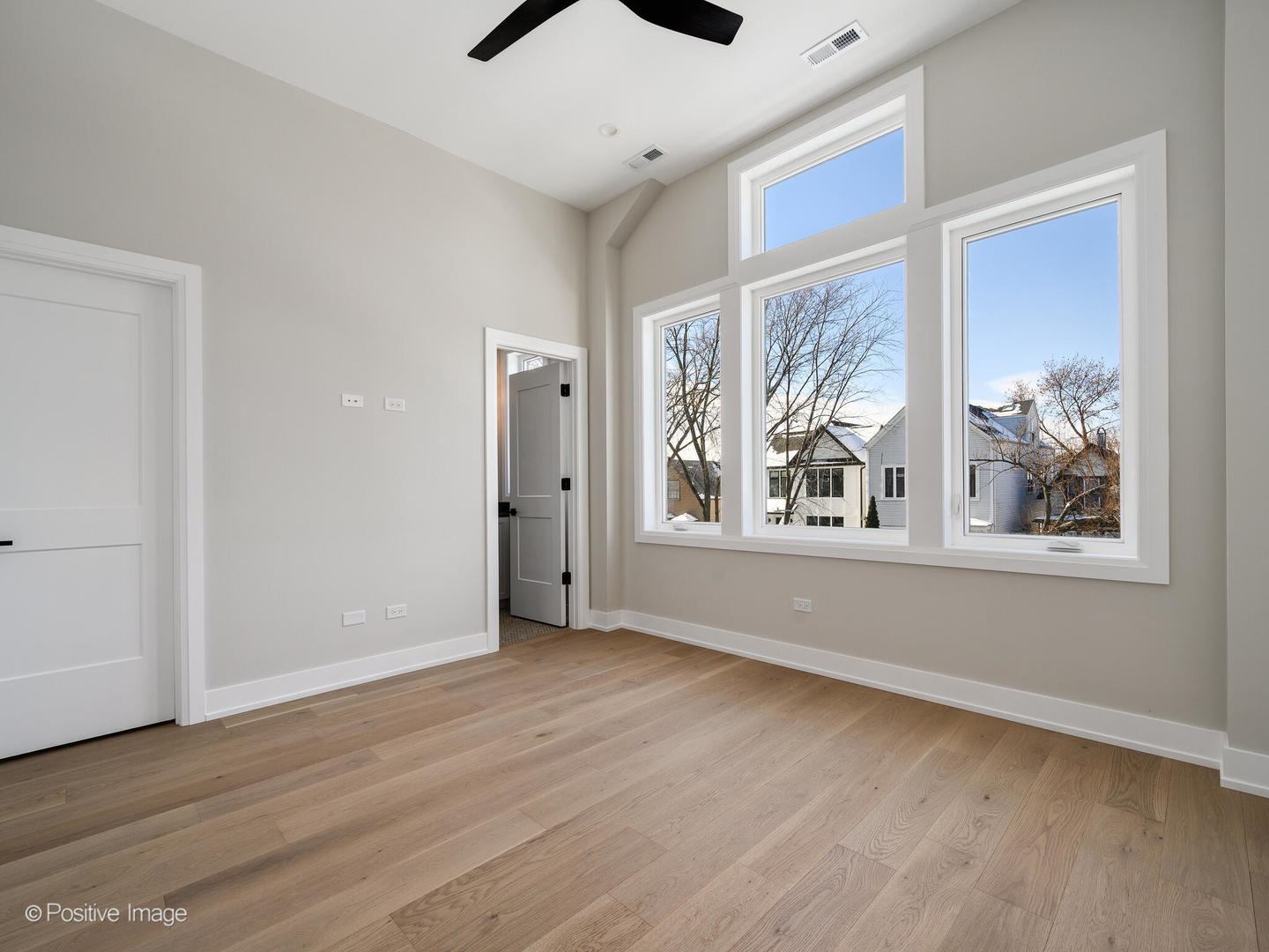 3055 N Christiana Avenue