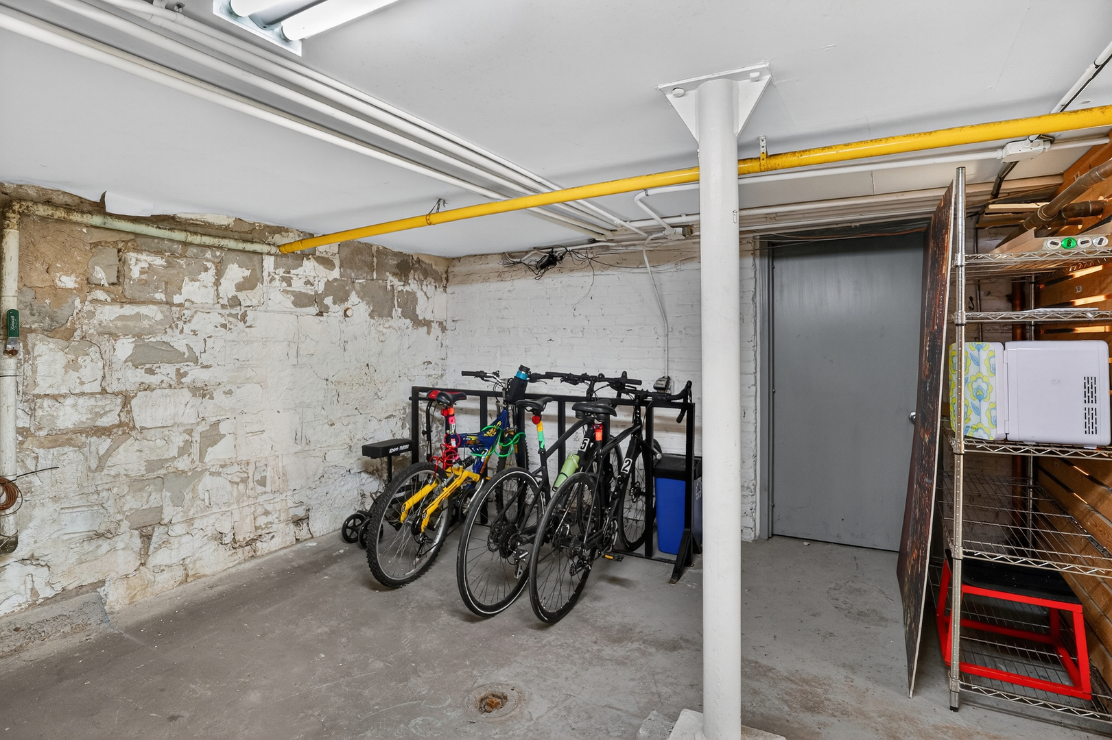 3918 N Broadway Street Unit: 3B