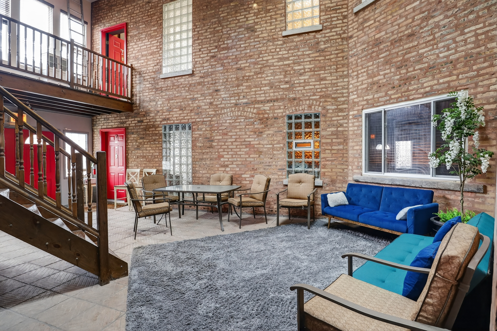 3918 N Broadway Street Unit: 3B