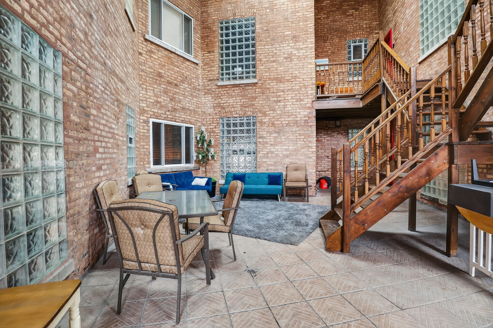 3918 N Broadway Street Unit: 3B