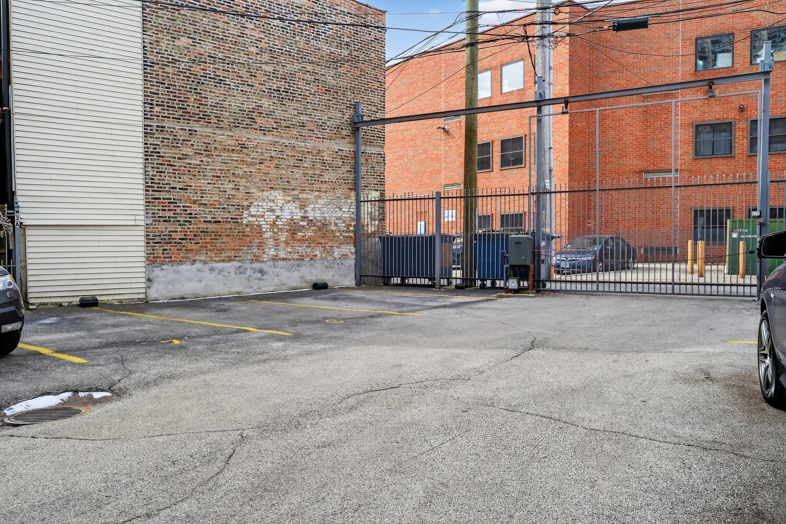 3918 N Broadway Street Unit: 3B