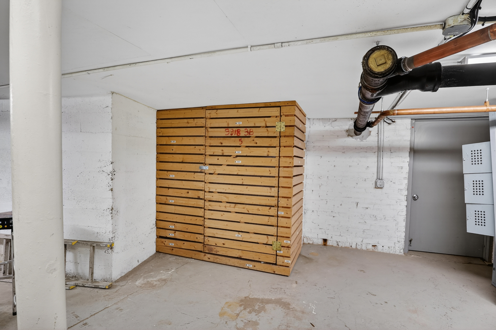 3918 N Broadway Street Unit: 3B