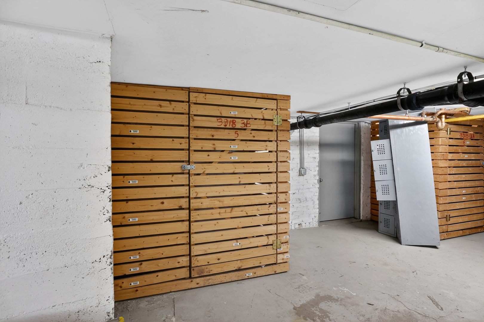 3918 N Broadway Street Unit: 3B