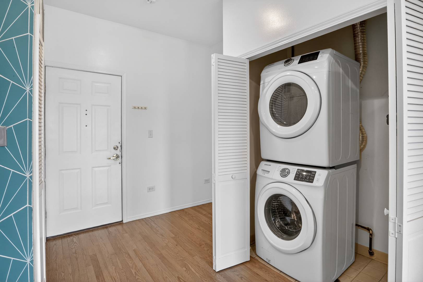 3918 N Broadway Street Unit: 3B