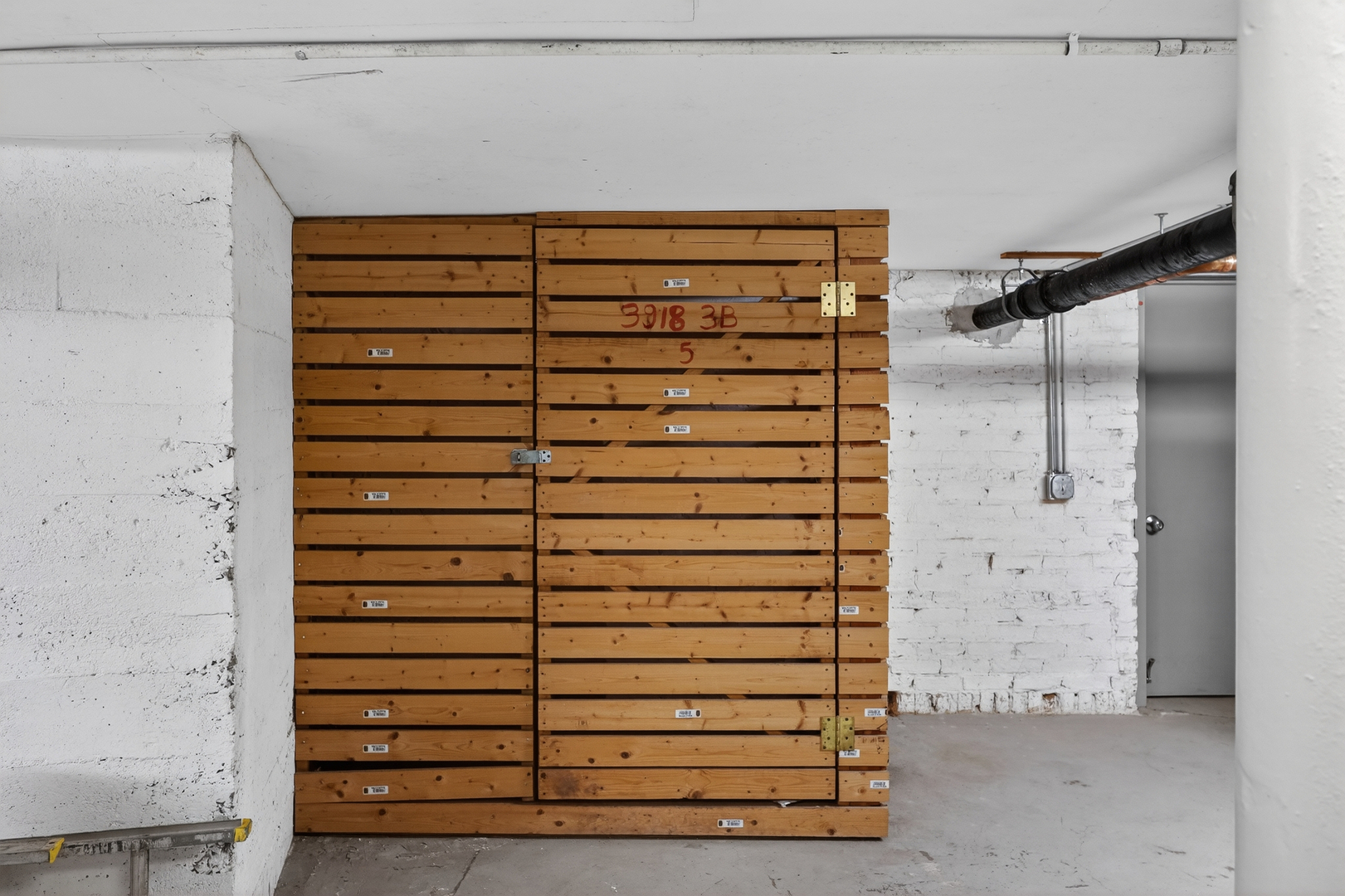 3918 N Broadway Street Unit: 3B