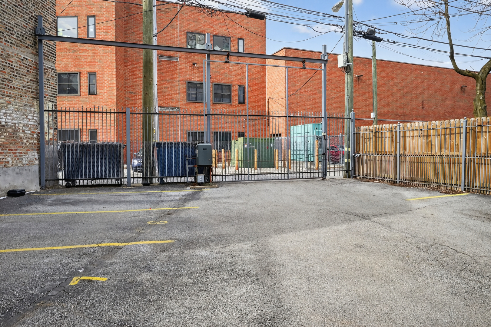 3918 N Broadway Street Unit: 3B