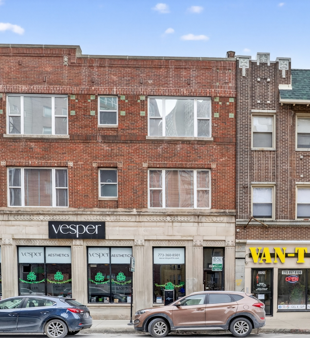 3918 N Broadway Street Unit: 3B