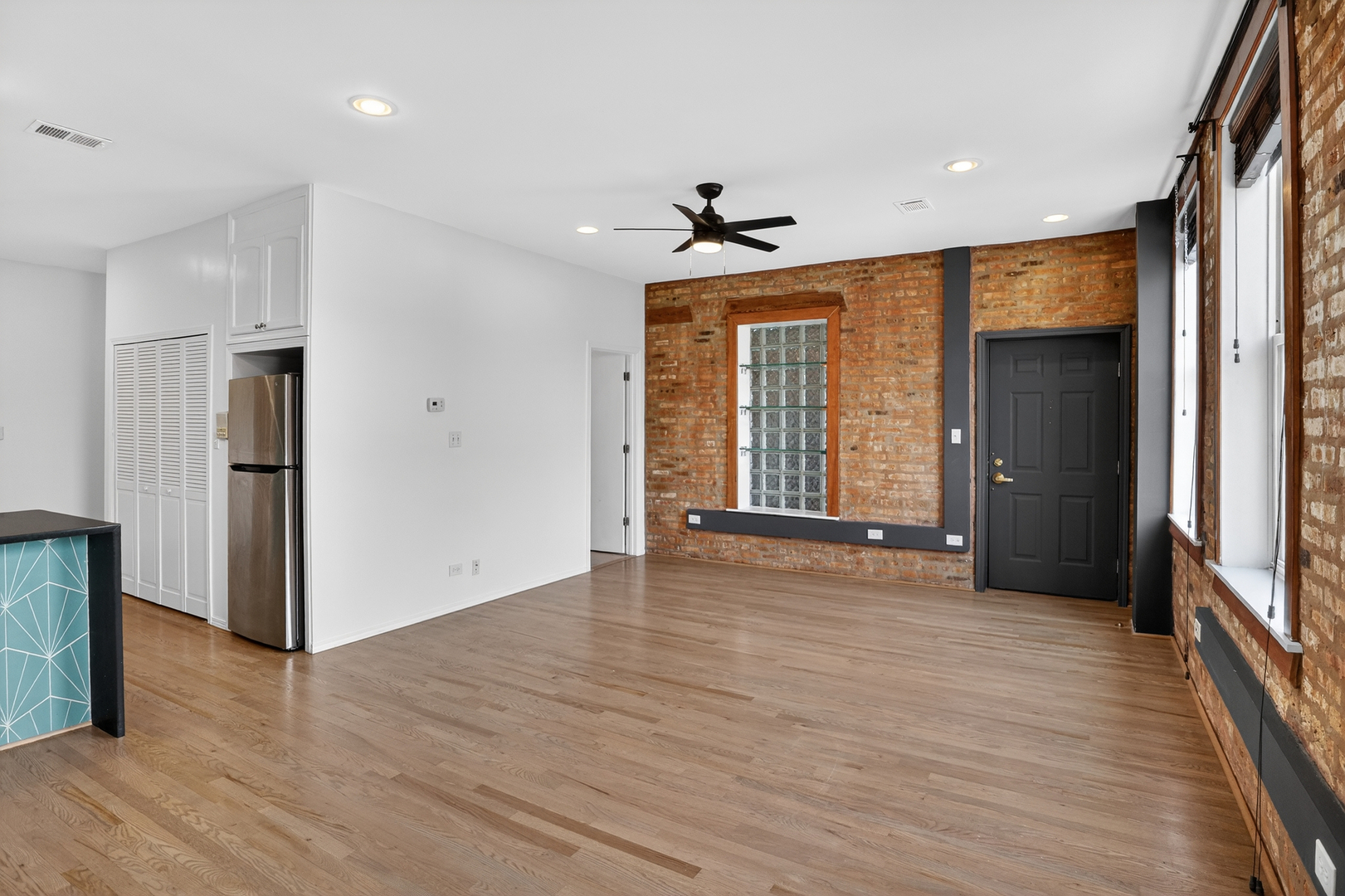 3918 N Broadway Street Unit: 3B