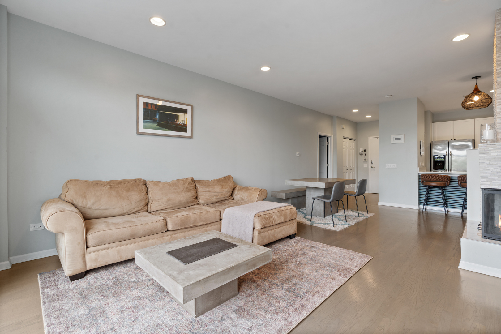 2040 W Belmont Avenue Unit: 405