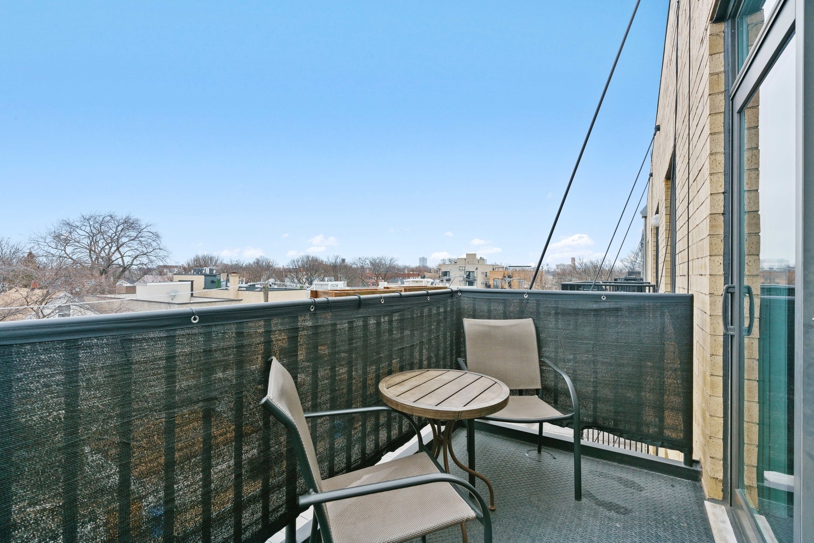 2040 W Belmont Avenue Unit: 405