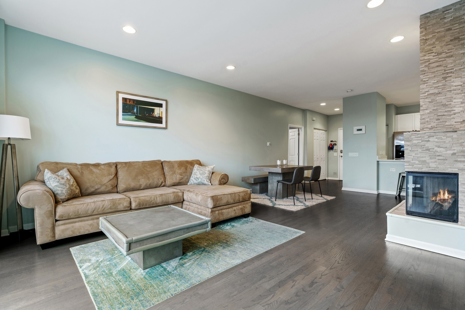 2040 W Belmont Avenue Unit: 405