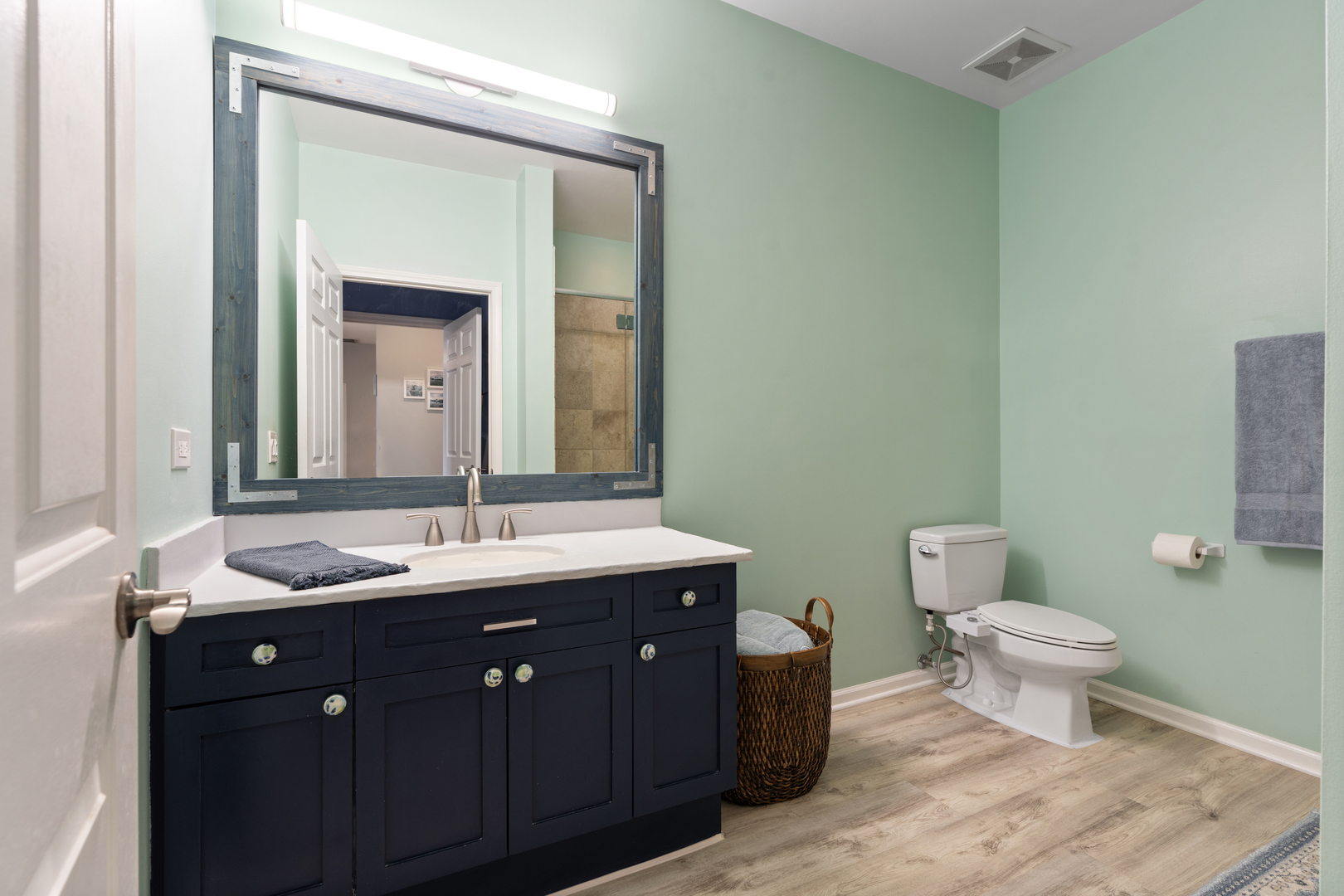 2040 W Belmont Avenue Unit: 405